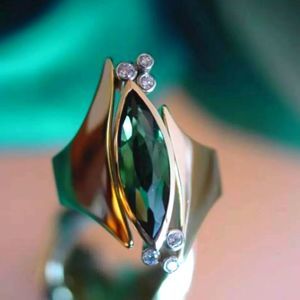 Marquise Cut Emerald / Diamond 💎 Ring on 18K Rose Gold  - Women's Jewelry